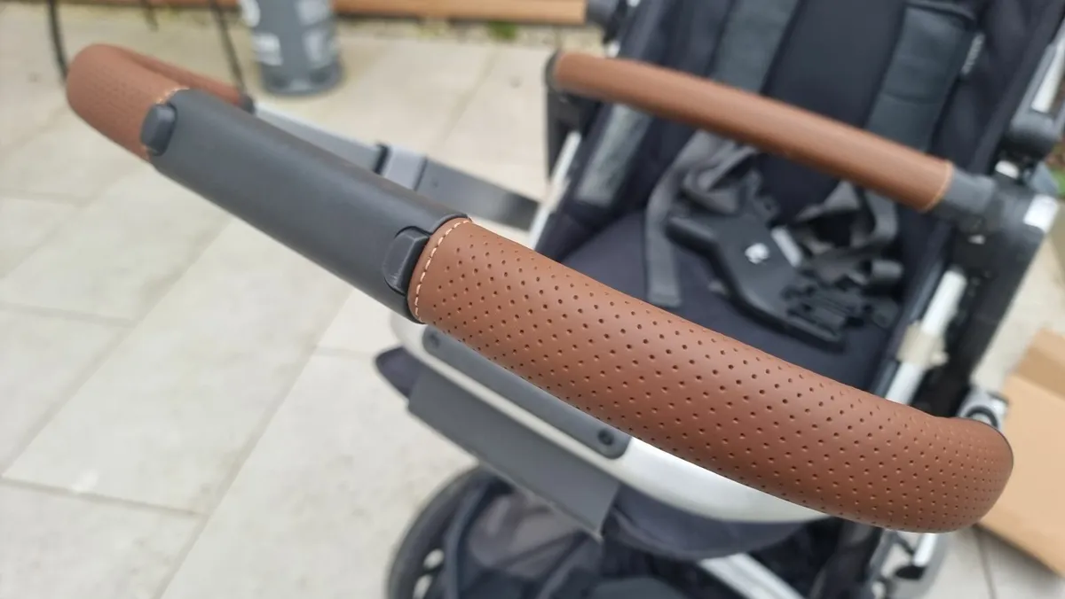 Uppababy Vista v2 with NEW Chassis + Rumble Seat - Image 3