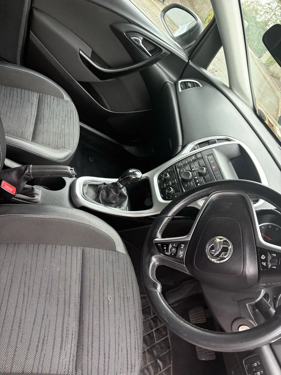 Vauxhall Astra 1.6 petrol - Image 2