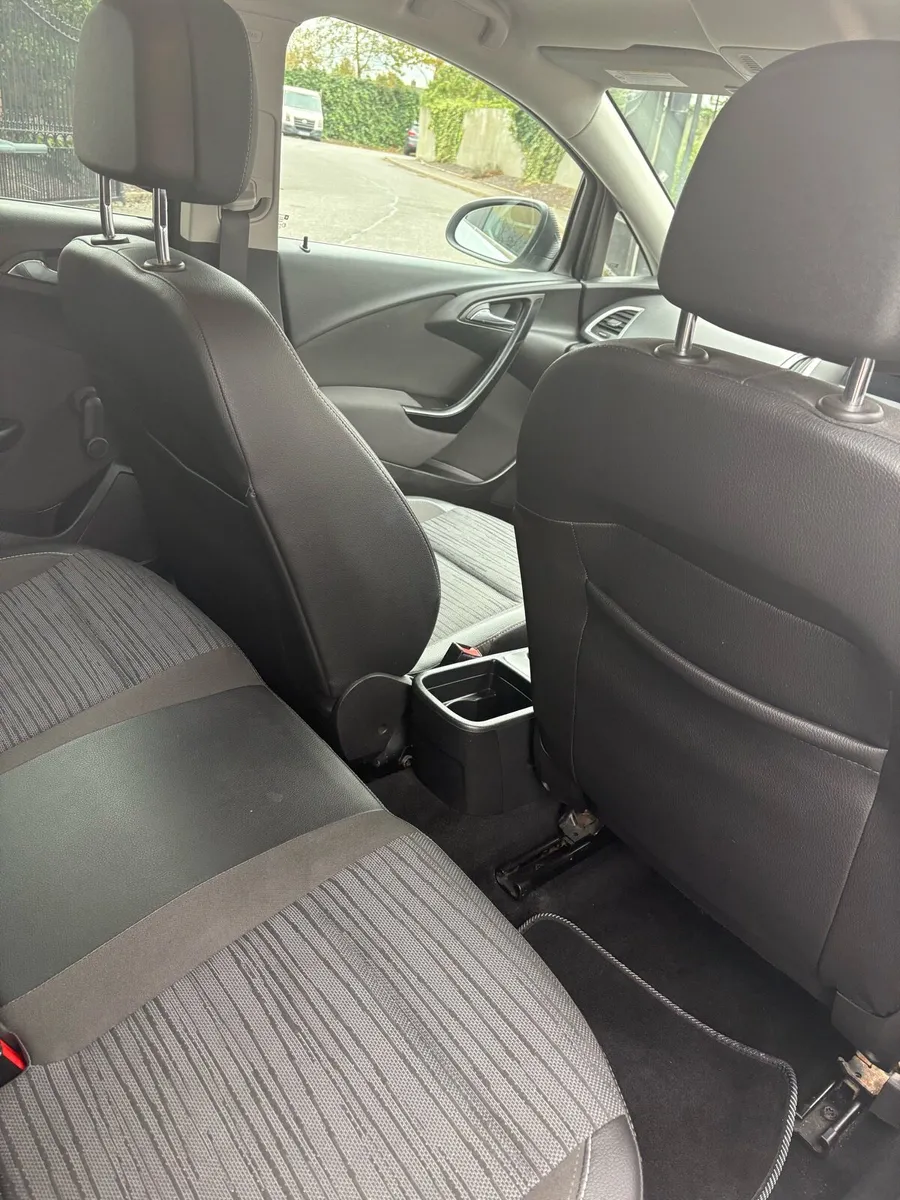 Vauxhall Astra 1.6 petrol - Image 3