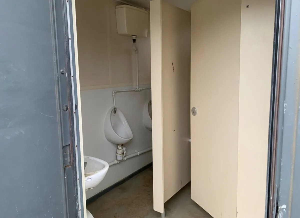 12ft x 9ft Toilet Block - Image 4