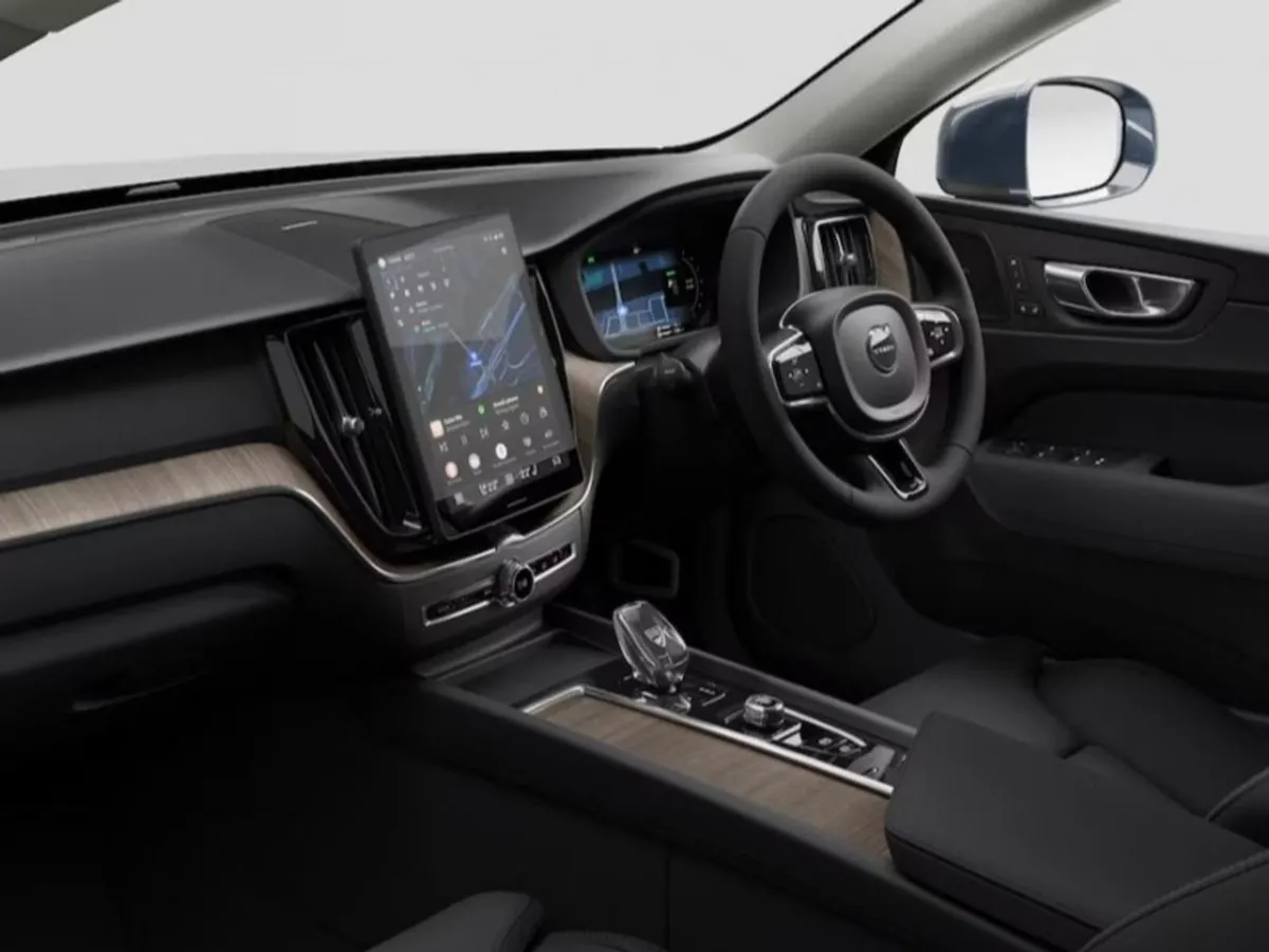 Volvo XC60 T6 Phev Plus Bright - Image 4
