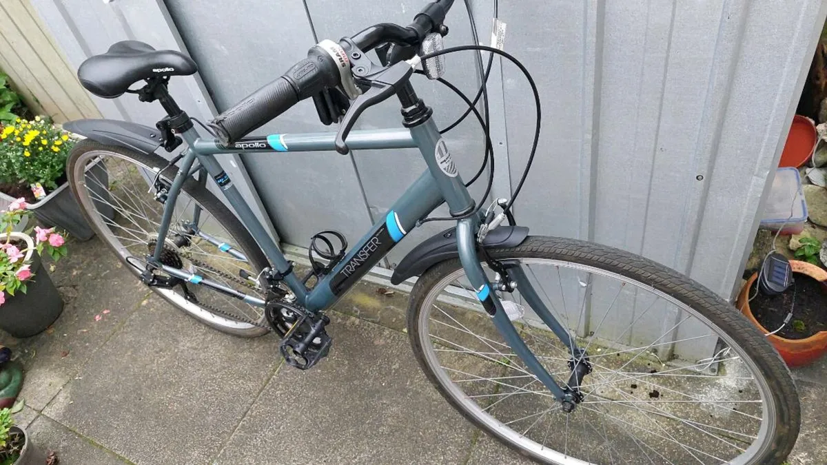 Apollo Transfer Hybrid Bike - Image 1