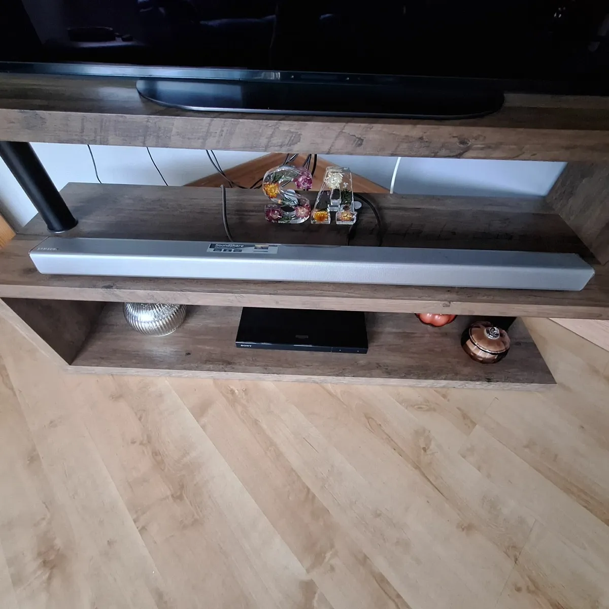 Samsung HW-F551 Soundbar and Sub Woofer - Image 1