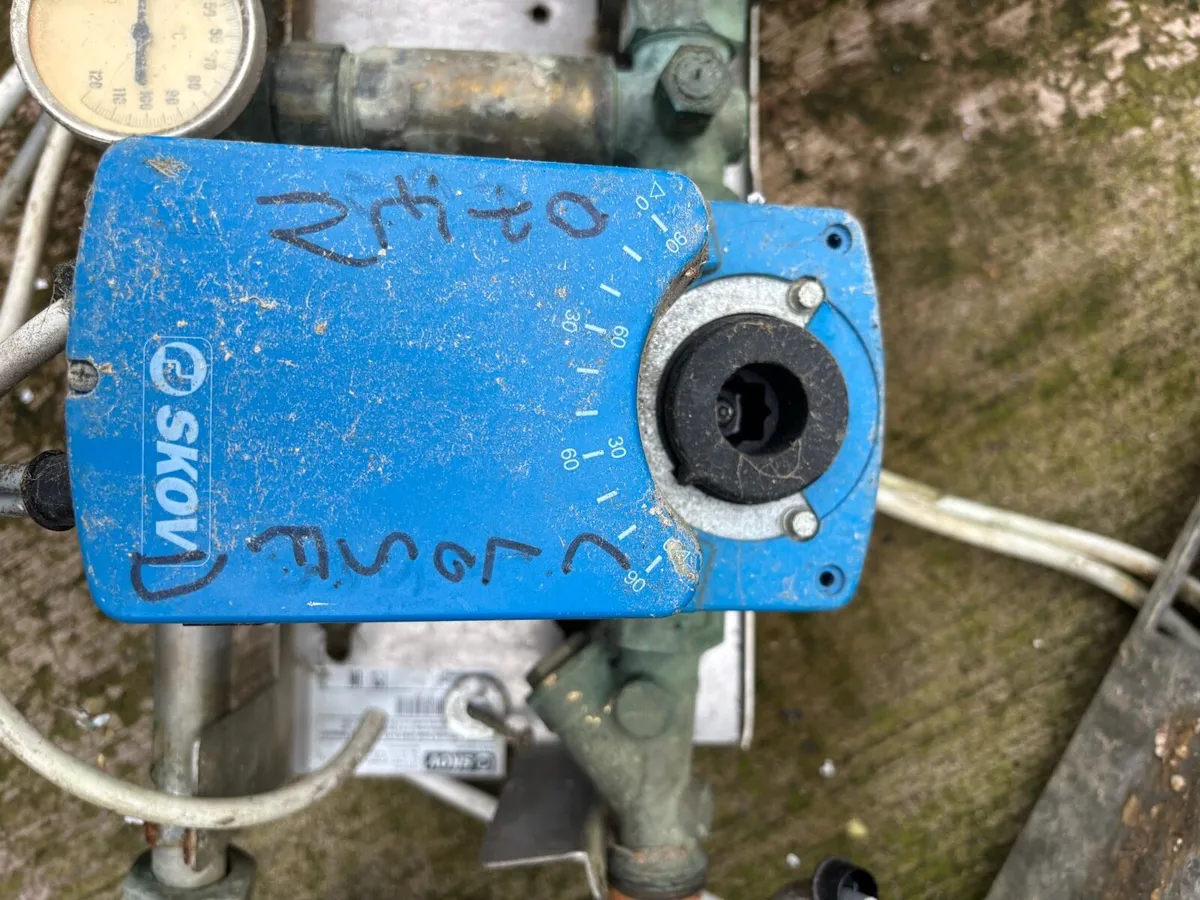 Motorise valve and Grundfos pump - Image 2