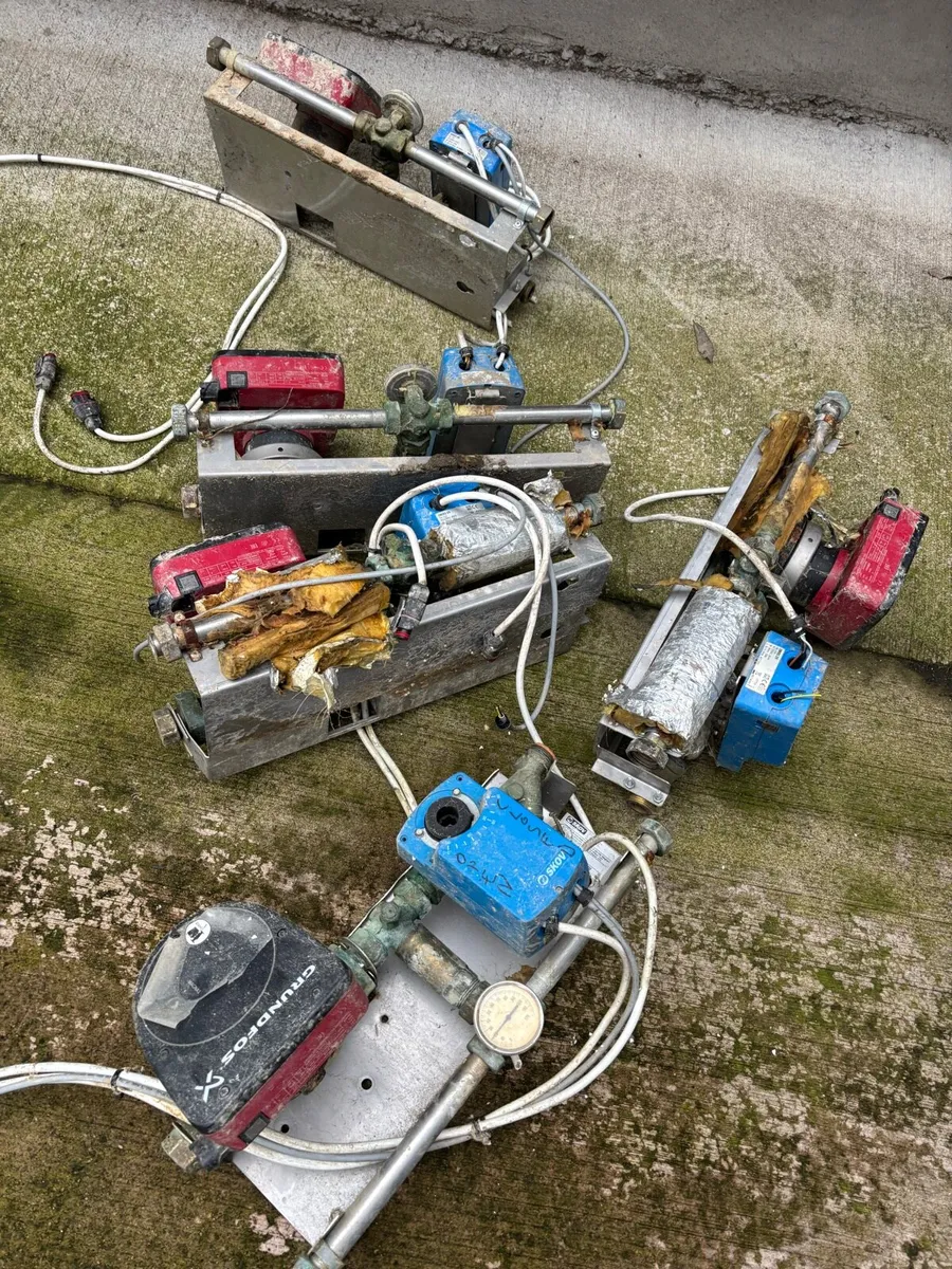 Motorise valve and Grundfos pump - Image 3