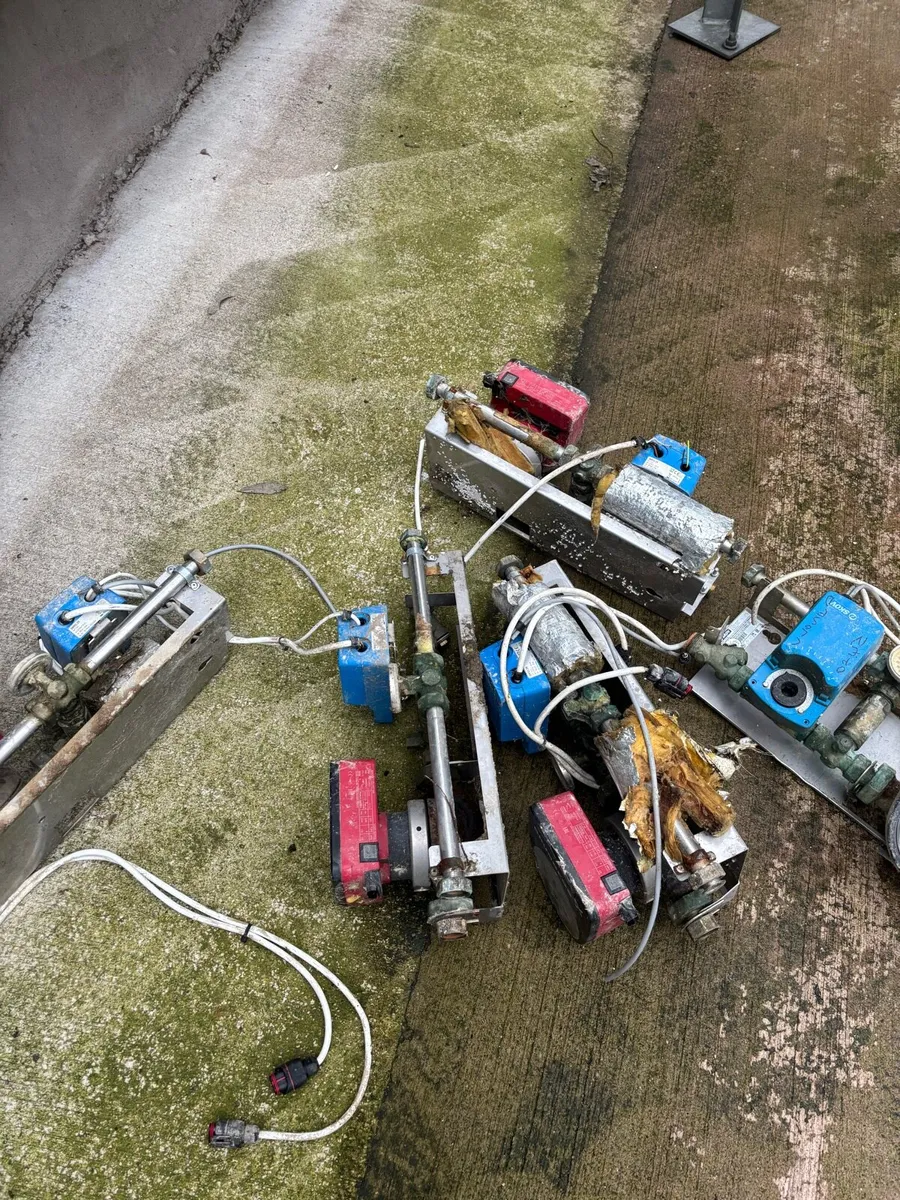 Motorise valve and Grundfos pump - Image 4