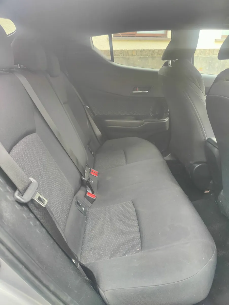 Toyota C-HR 2018 - Image 3