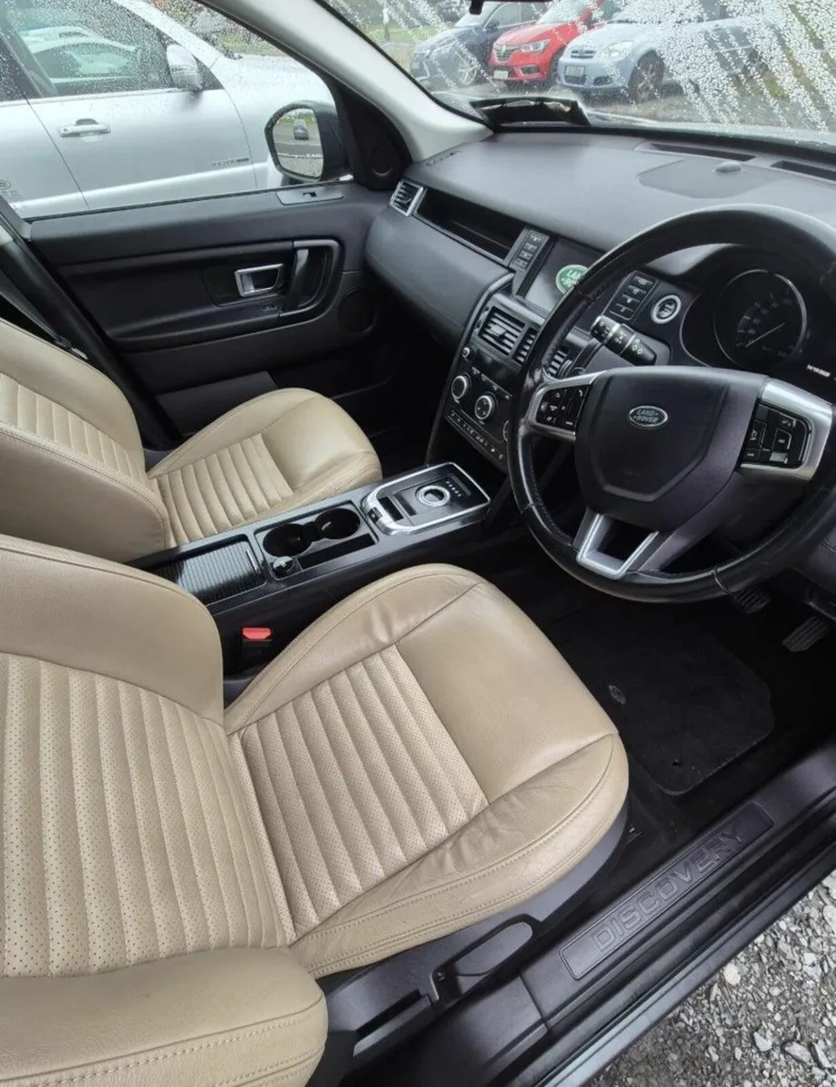 Land Rover Discovery Sport 2016 - Image 4
