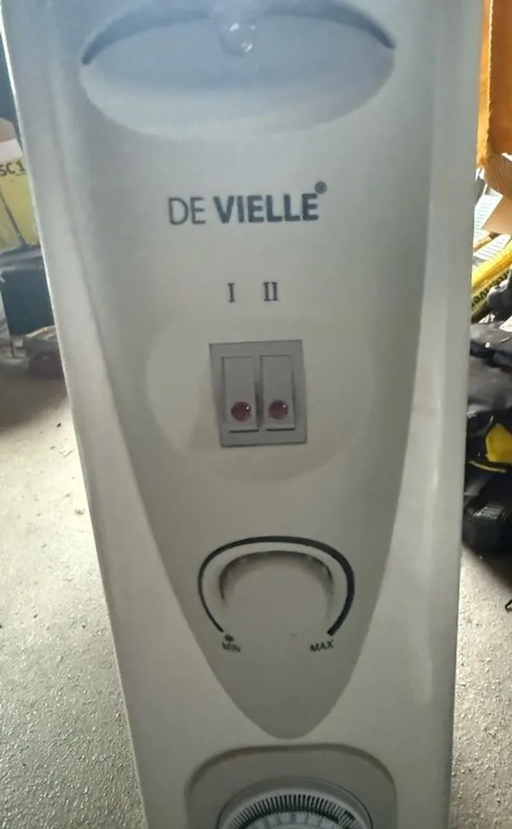 De Vielle 11 Fin Oil Filled Radiator - Image 3
