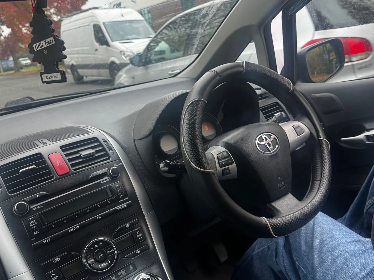 Car - Image 2