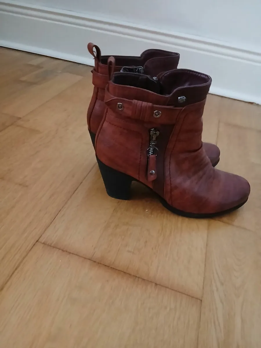 Ladies Boots - Image 1