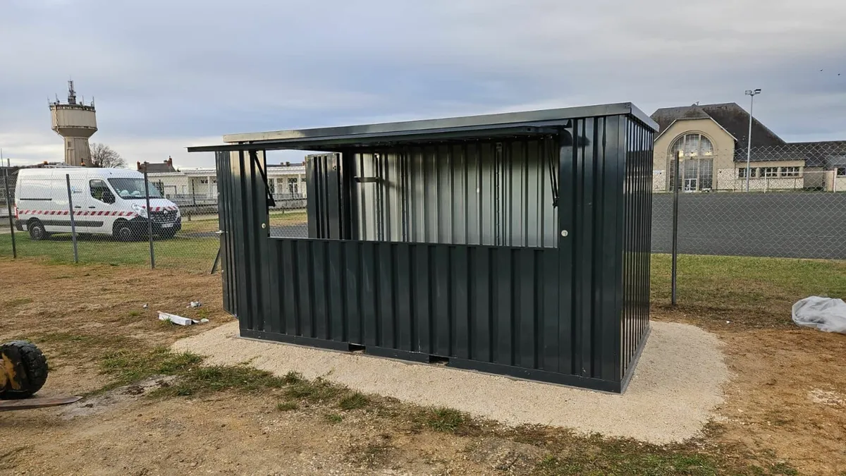 Bar Container with Serving Window - Image 2