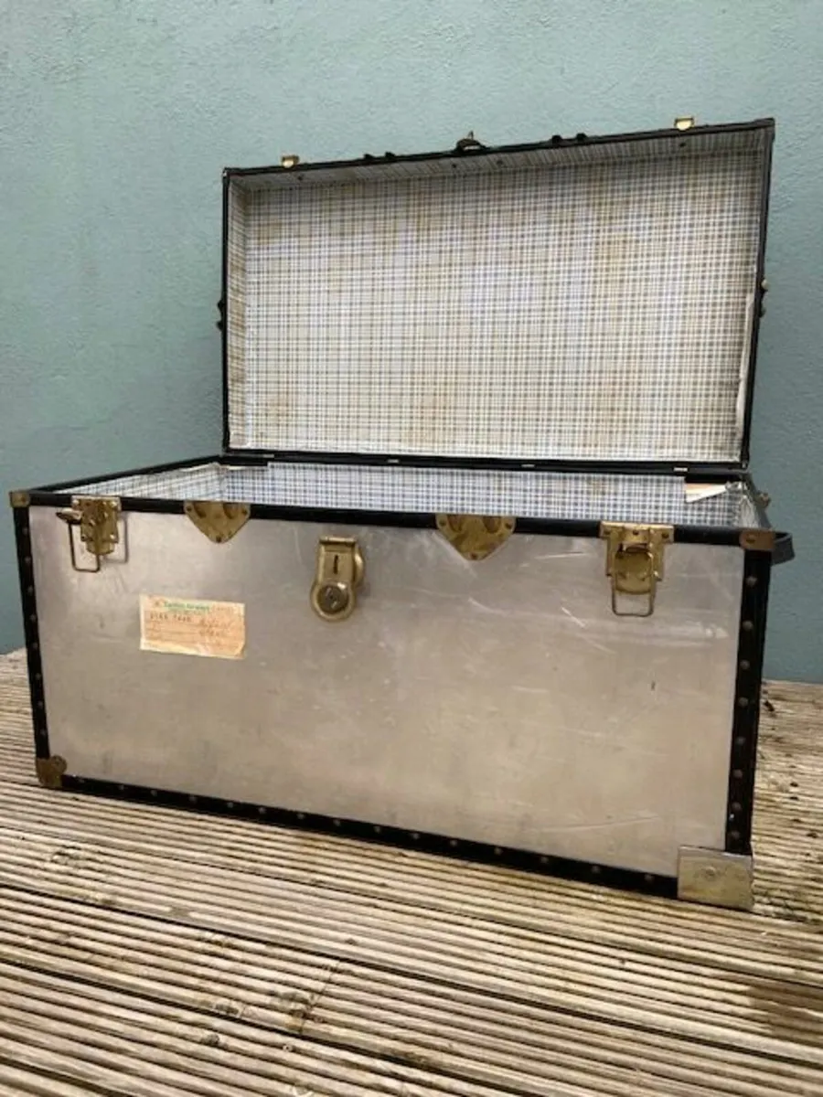Vintage Steamer Trunk - Image 4
