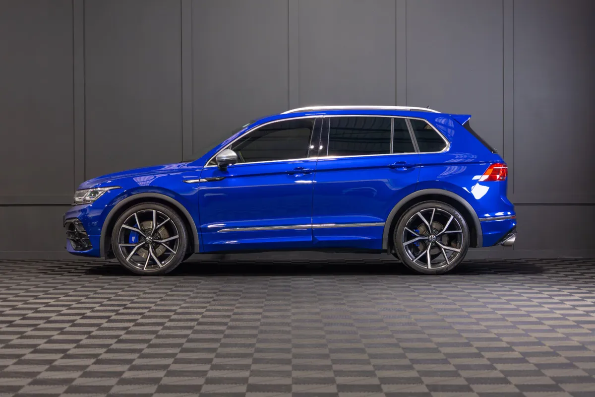 2023 Volkswagen Tiguan R - Image 3