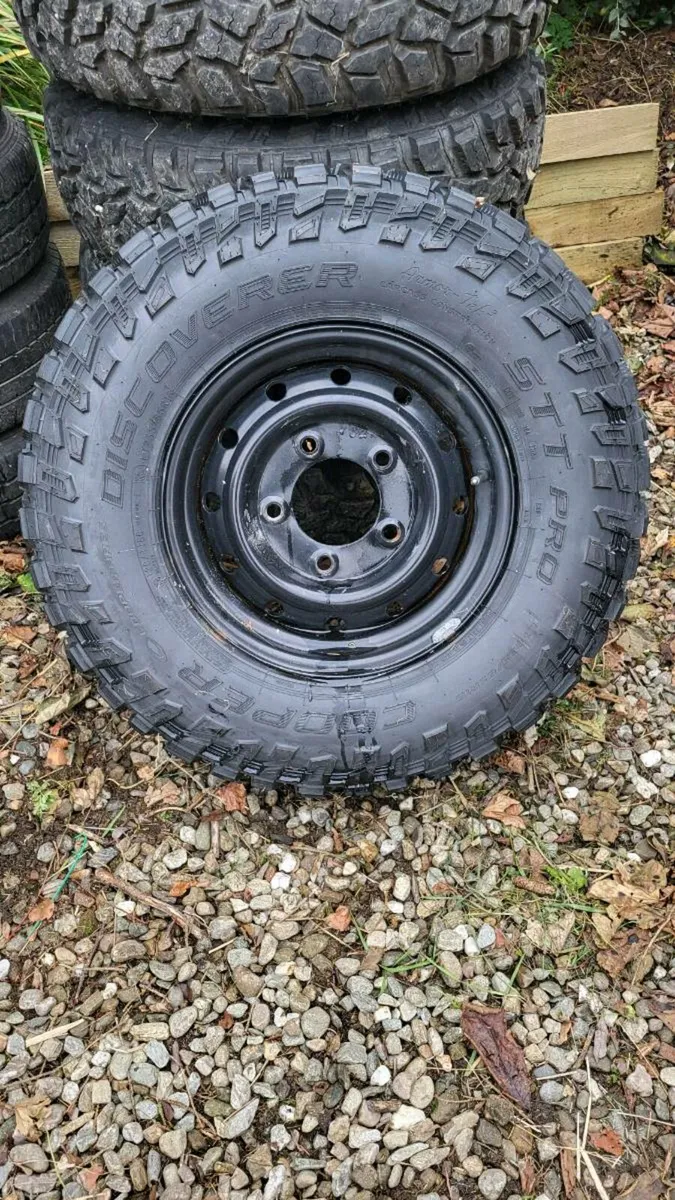 Land rover wheels and tyres - Image 1