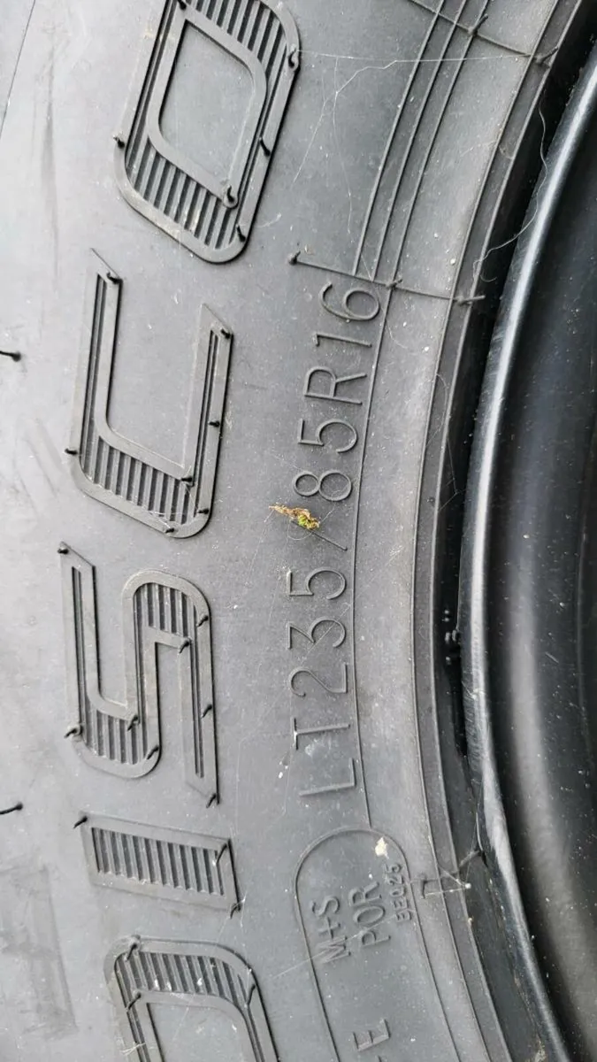 Land rover wheels and tyres - Image 2