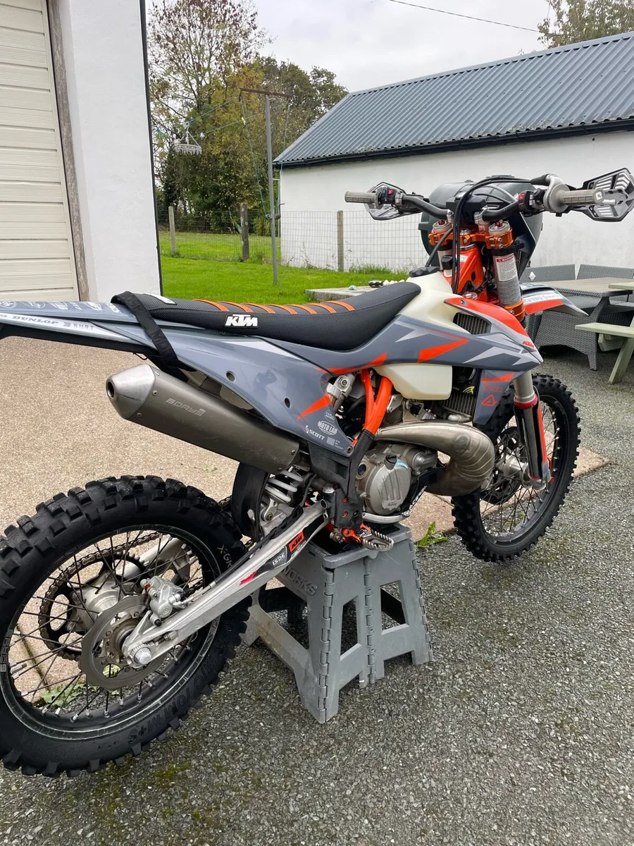 2023 KTM 300 six days (road legal) - Image 3