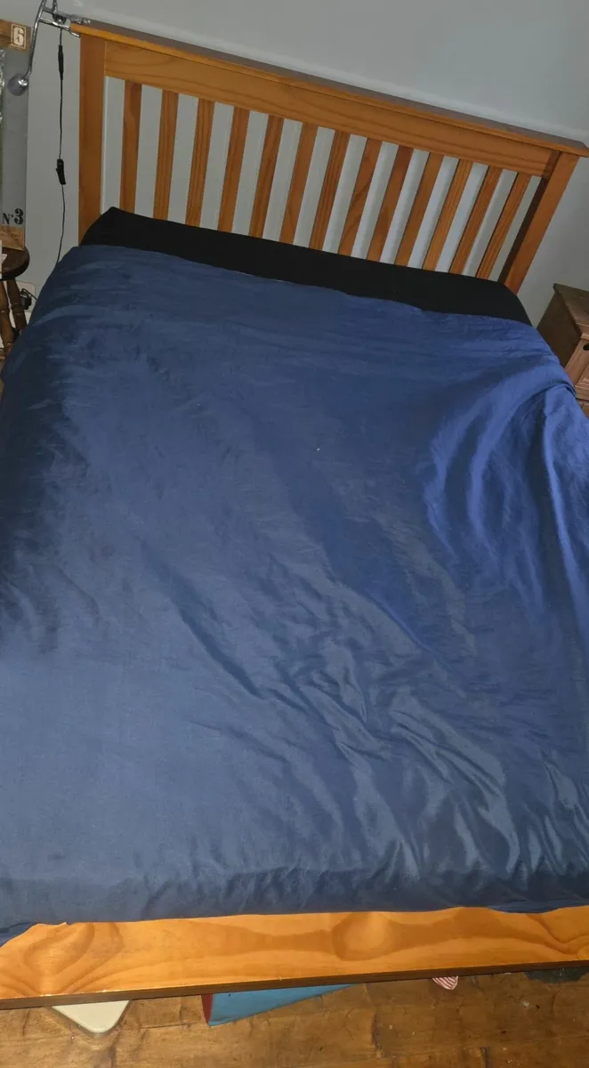 Bed frame to sell