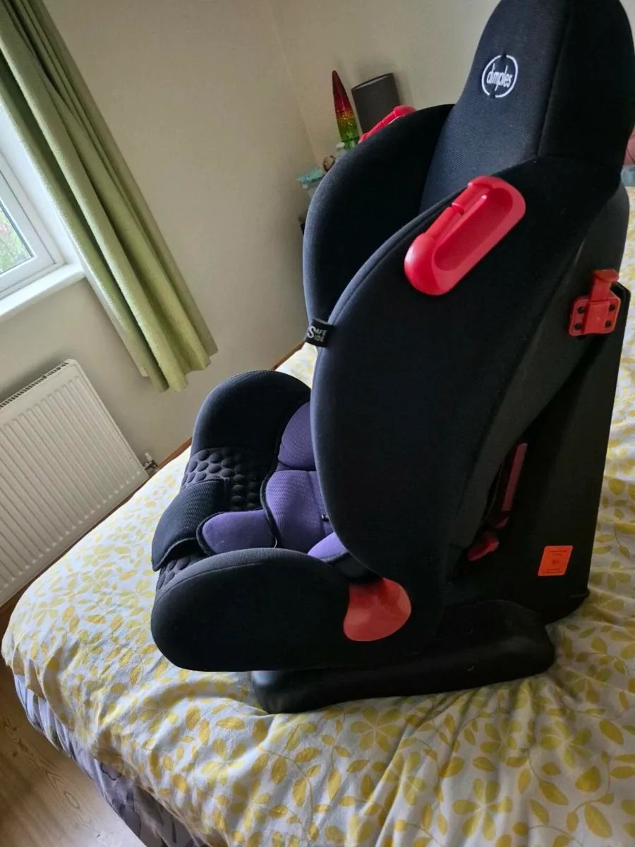 DIMPLES CHILD CAR SEAT - Image 1