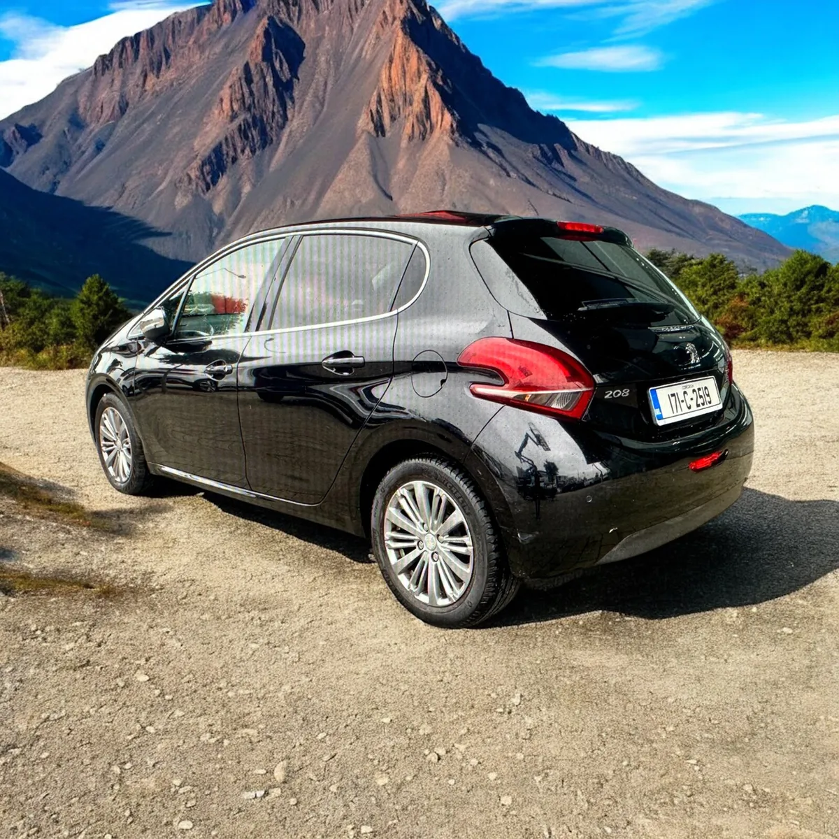 2017 Peugeot 208 1.2 Puretech 82 bhp Allure 5dr - Image 3