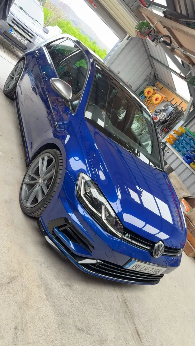 VW GOLF R - Image 2