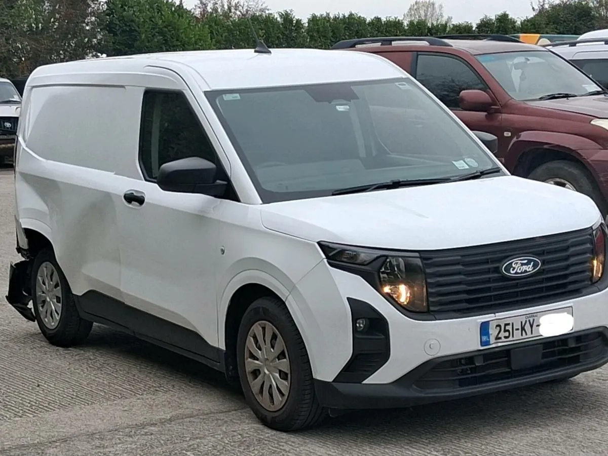 2025 FORD COURIER, COMES WITH PARTS - Image 3
