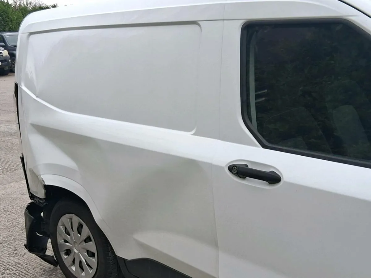2025 FORD COURIER, COMES WITH PARTS - Image 4
