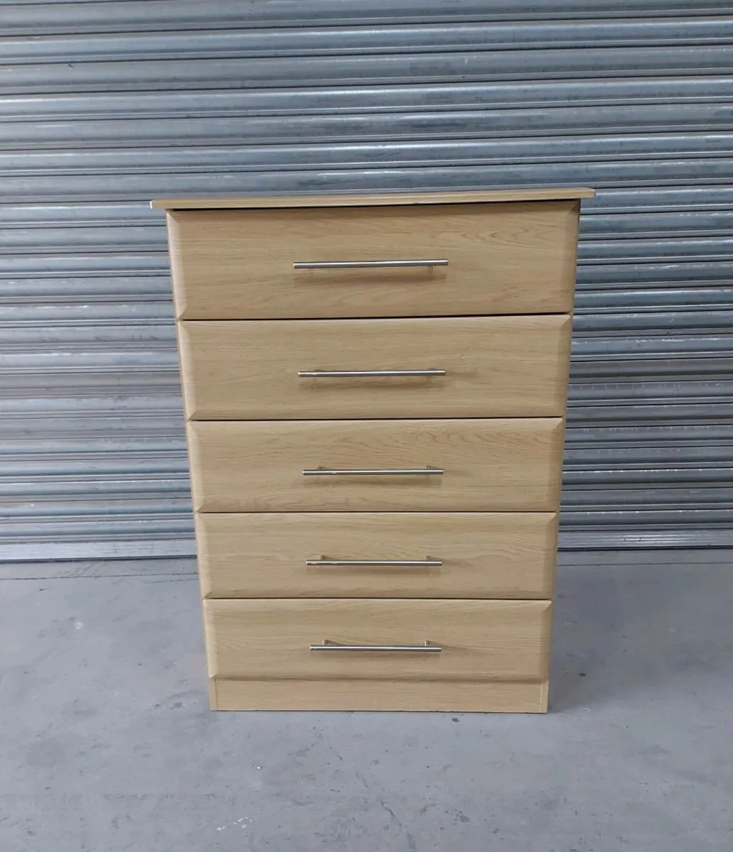 Chest of drawers - Image 1