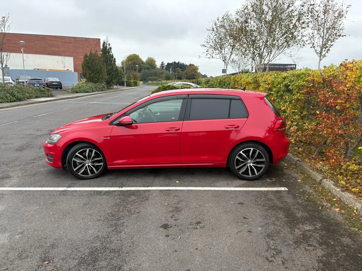 Volkswagen Golf R Line - Image 3