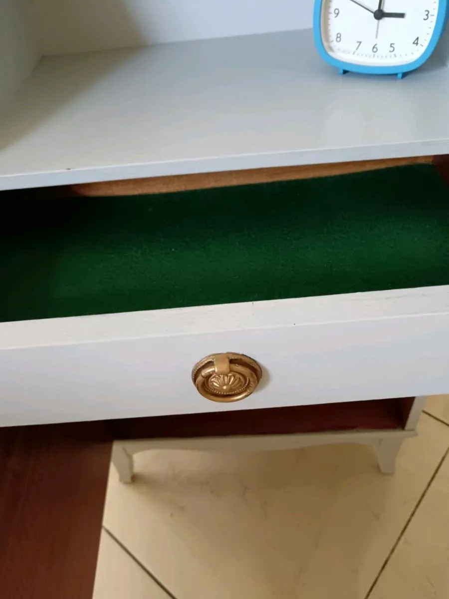 Bedside tables - Image 1