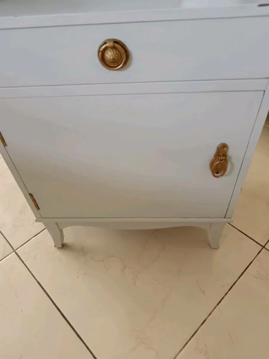Bedside tables - Image 2