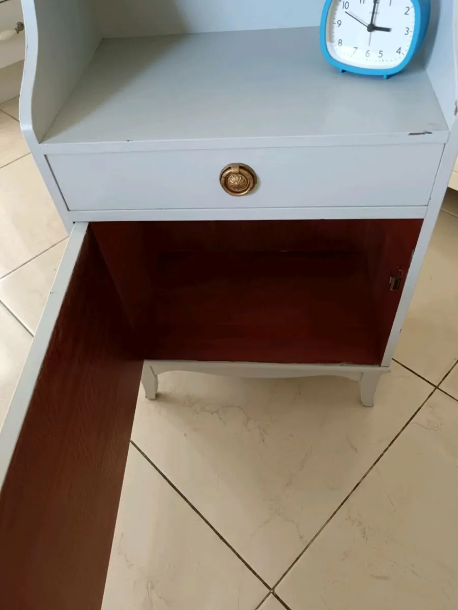Bedside tables - Image 3