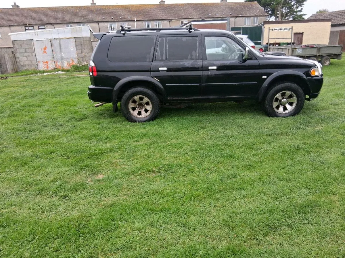 Pajero sport - Image 2