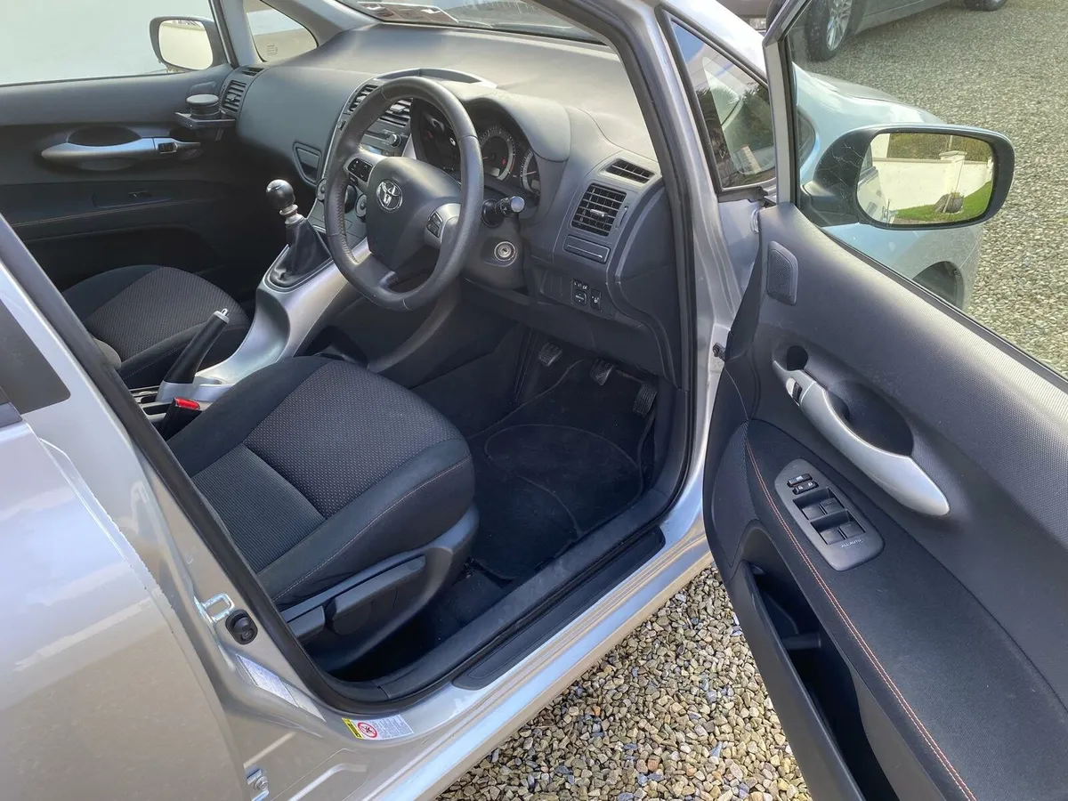 Toyota Auris Sport 1.4 d4d new nct as new 60 mpg - Image 4