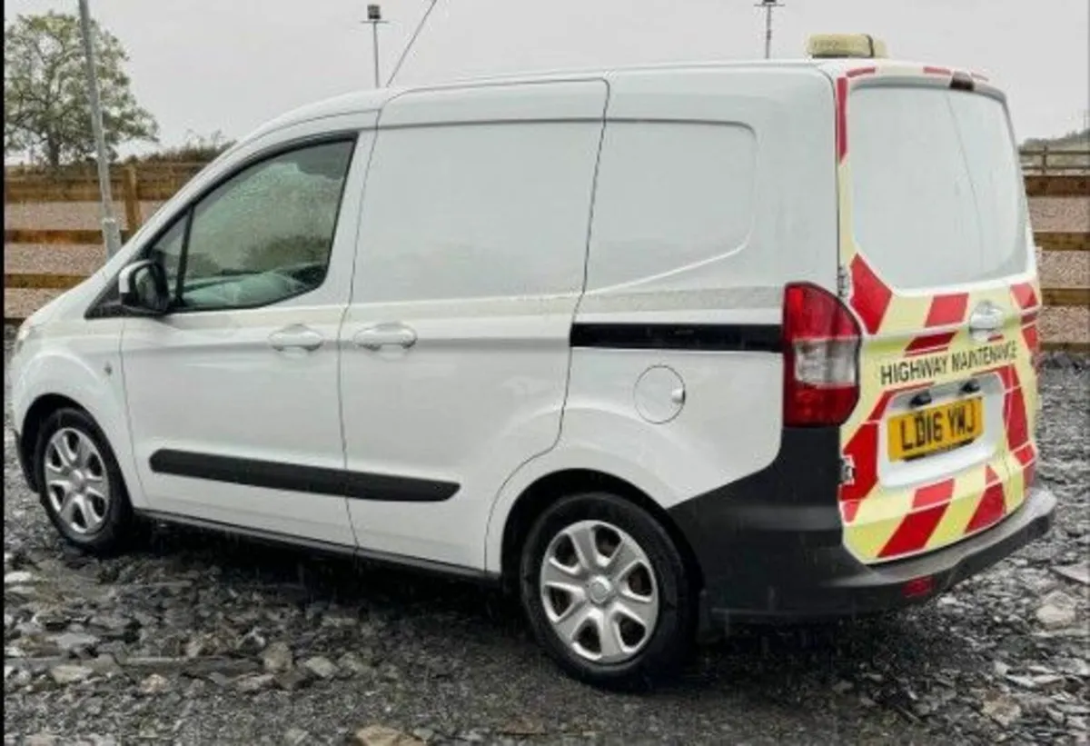 July 2016 Ford Transit Courier 1.6 TDCi Trend Van - Image 3