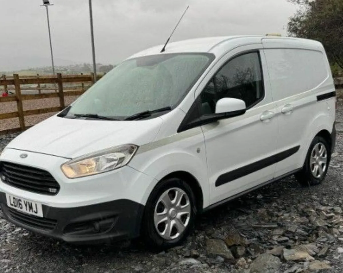 July 2016 Ford Transit Courier 1.6 TDCi Trend Van - Image 4