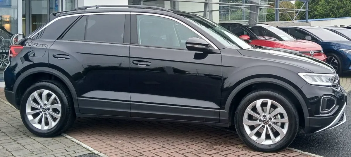Volkswagen T-Roc Edition 75 1.0tsi 116HP  rear Vi - Image 2