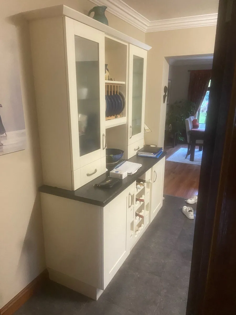 Dresser - Image 2