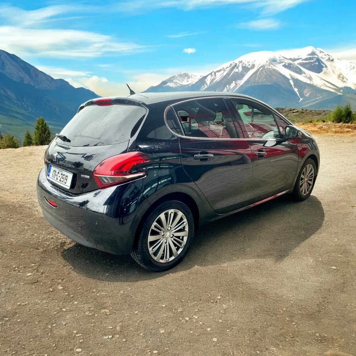 2017 Peugeot 208 1.2 Puretech 82 bhp Allure 5dr - Image 4