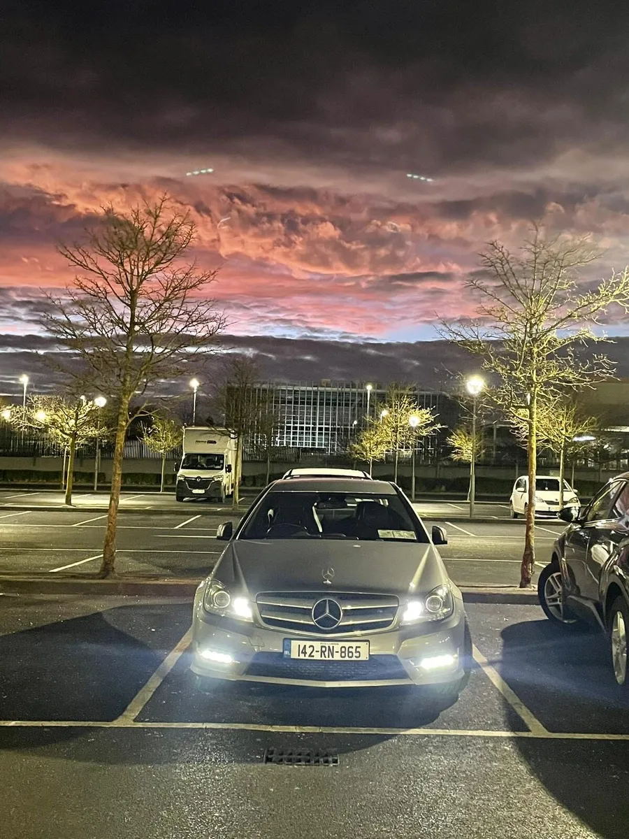 Mercedes Benz C class 220D Automatic 2.1 Diesel - Image 1