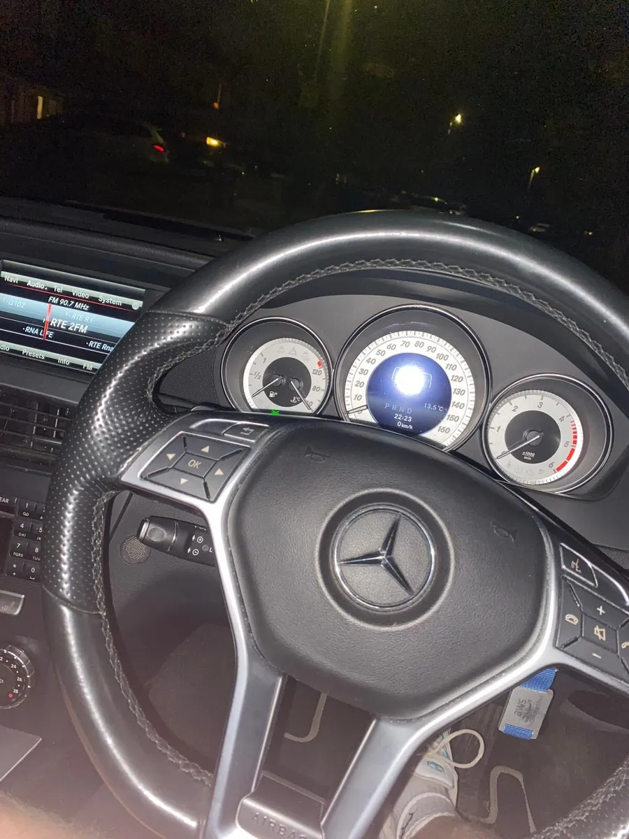Mercedes Benz C class 220D Automatic 2.1 Diesel - Image 3