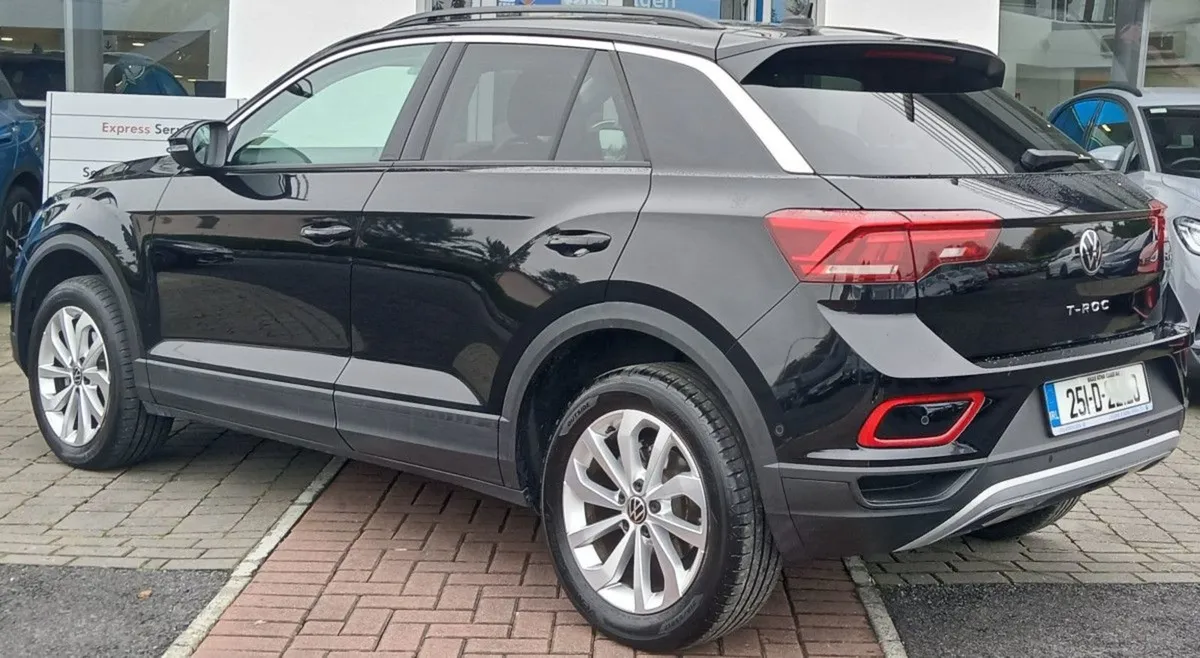 Volkswagen T-Roc Edition 75 2.0tdi 116HP  rear Vi - Image 4