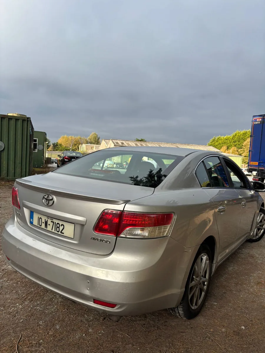 Toyota Avensis 2010 - Image 4