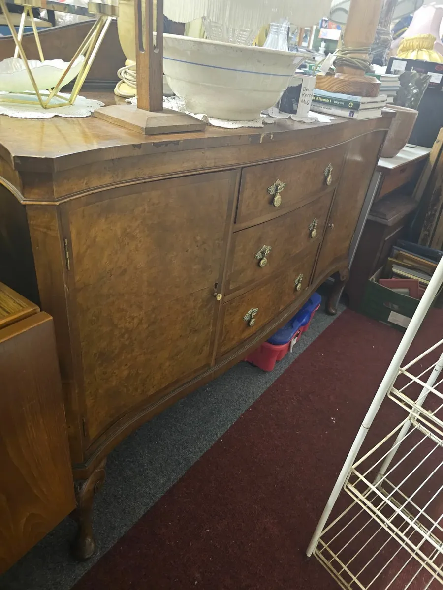 Vintage wallnut side board on queen anne legs