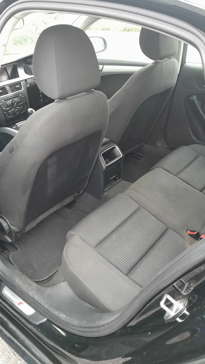 Audi A4 2011 - Image 2