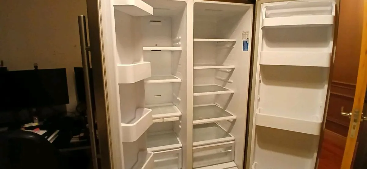 Samsung American Fridge Freezer - Image 2