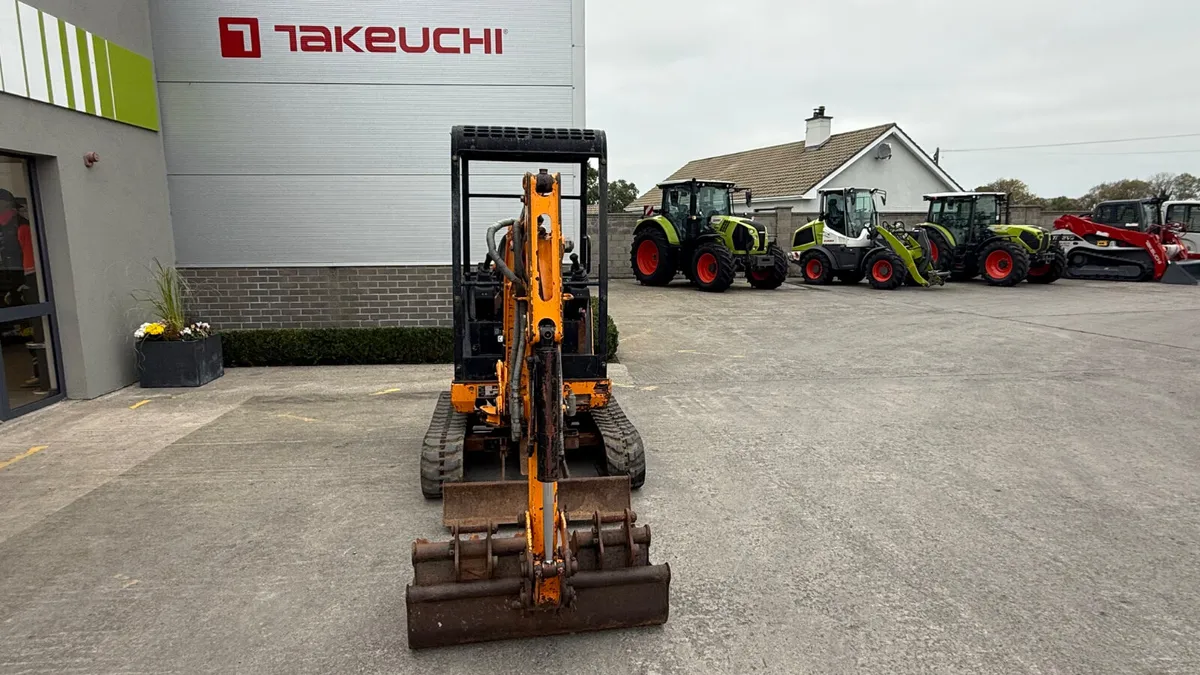 Hanix H17D Mini Digger - Image 3