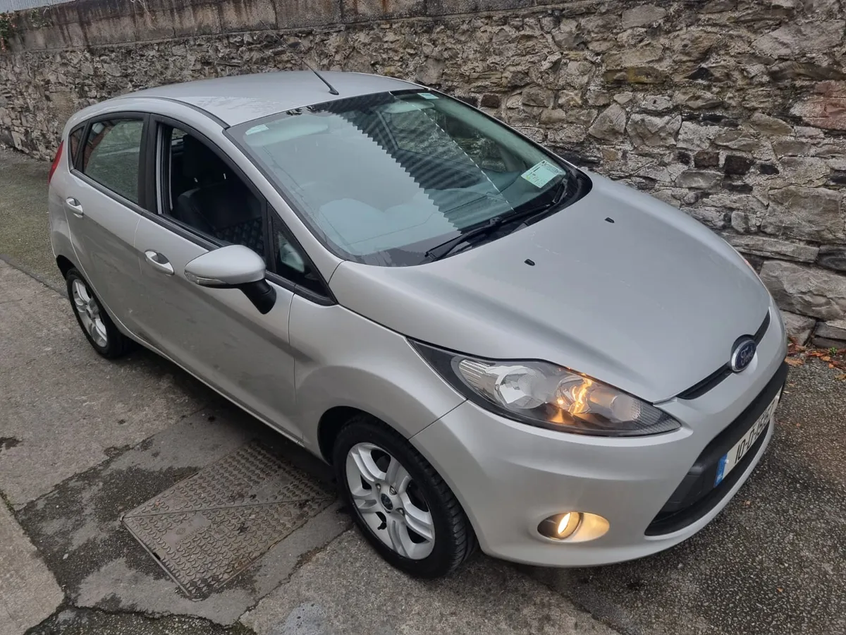 Ford Fiesta 2010 Ideal First time car - Image 3