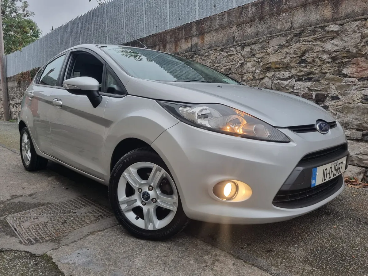 Ford Fiesta 2010 Ideal First time car - Image 2