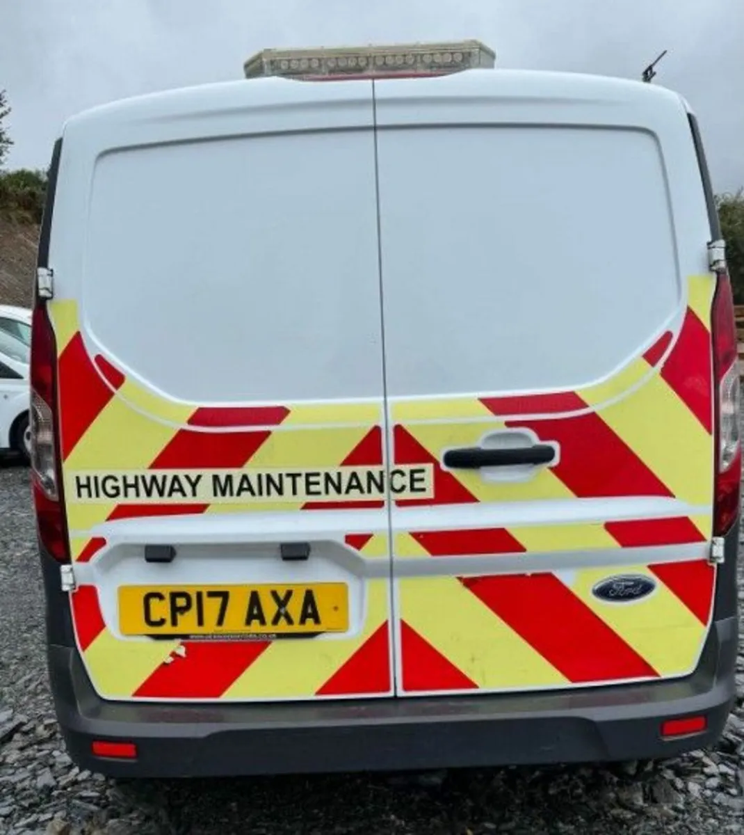 May 2017 Ford Transit Connect 1.5 TDCi 100ps D/Cab - Image 2
